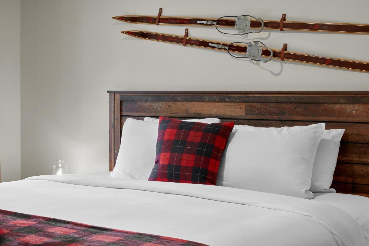 Newly Renovated Grizzly Lodge, Spacious 3Br 2Ba With Open Pool, Hot Tub Canmore Exterior foto