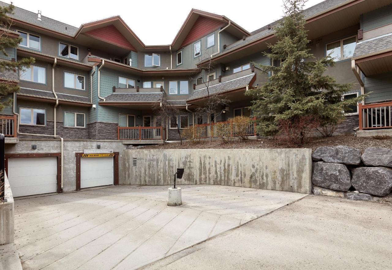 Newly Renovated Grizzly Lodge, Spacious 3Br 2Ba With Open Pool, Hot Tub Canmore Exterior foto