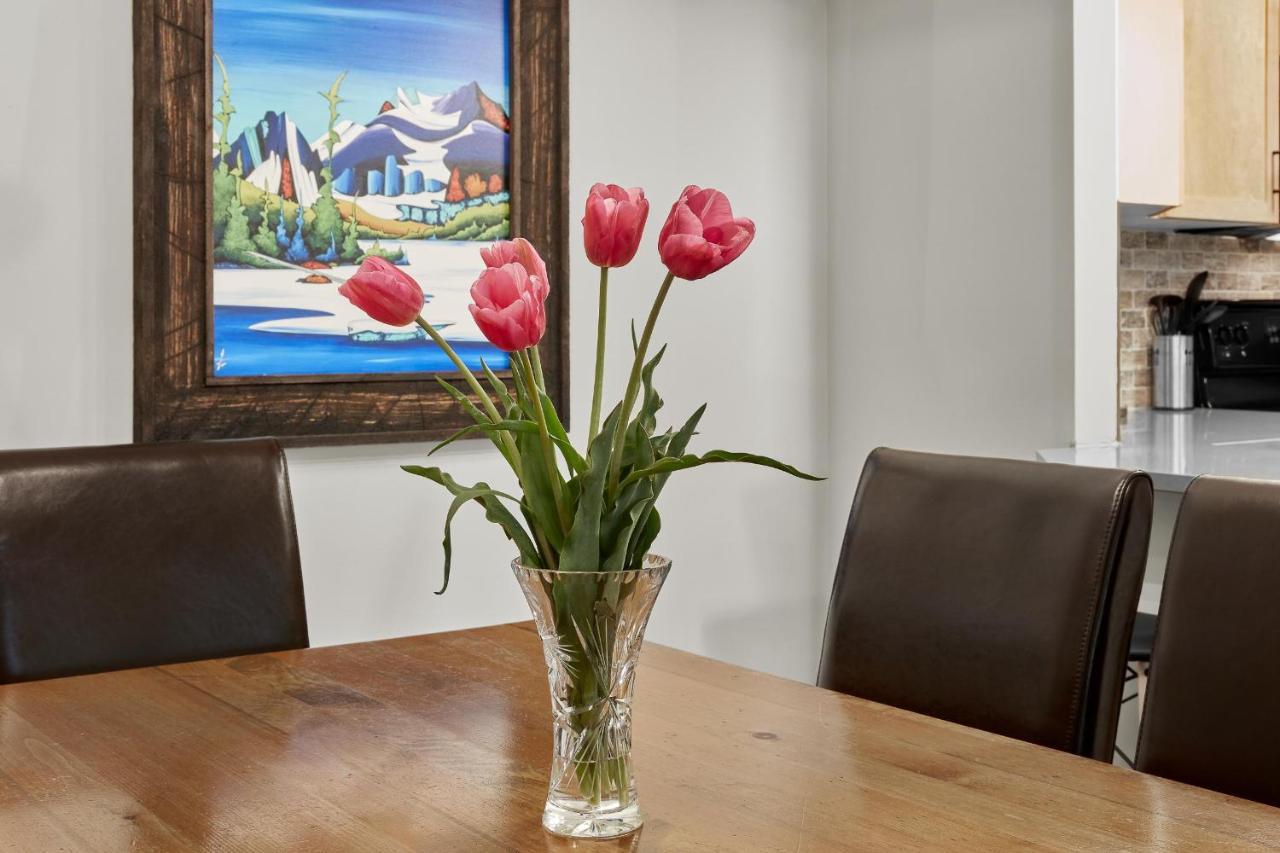Newly Renovated Grizzly Lodge, Spacious 3Br 2Ba With Open Pool, Hot Tub Canmore Exterior foto