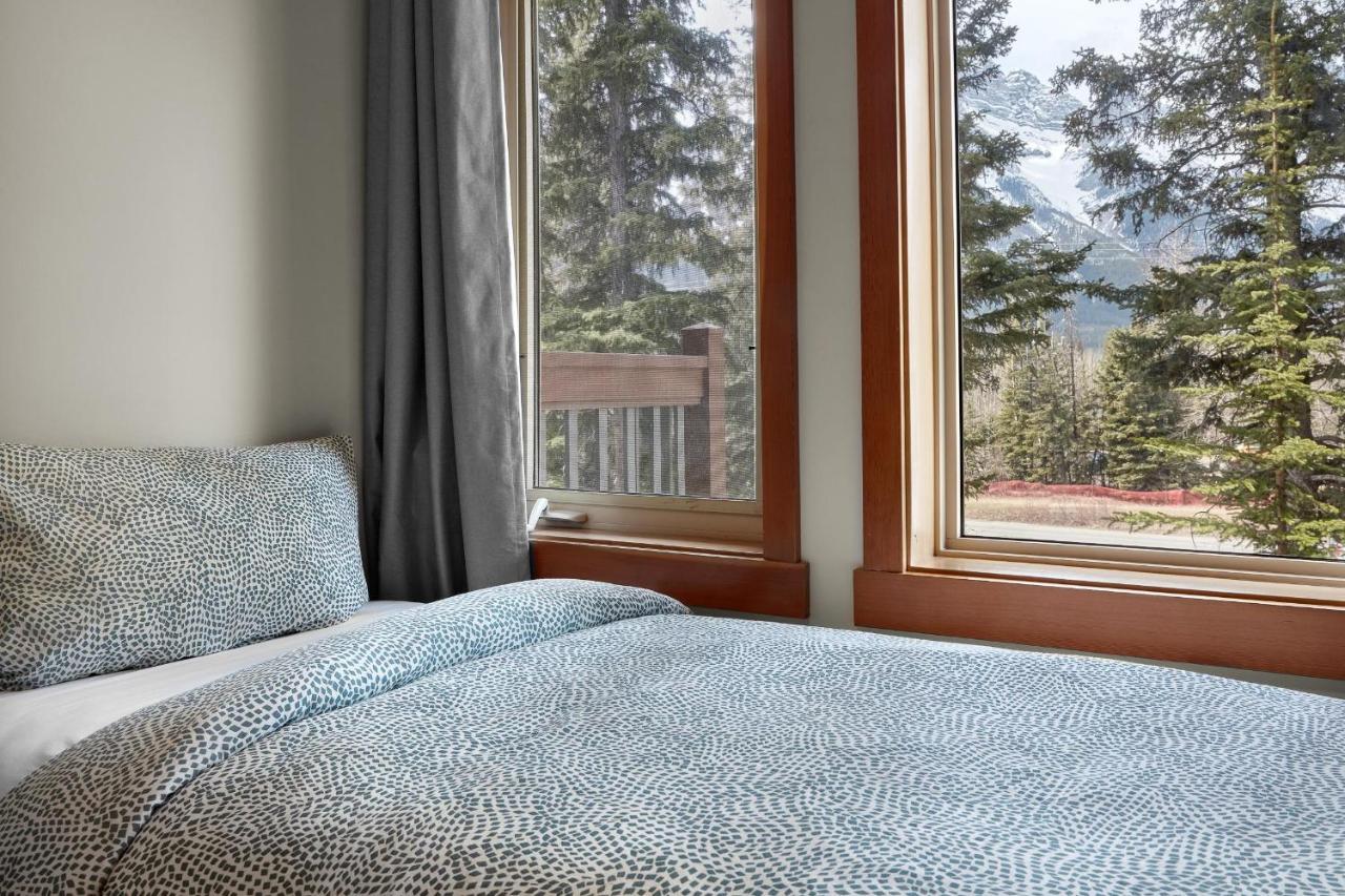 Newly Renovated Grizzly Lodge, Spacious 3Br 2Ba With Open Pool, Hot Tub Canmore Exterior foto